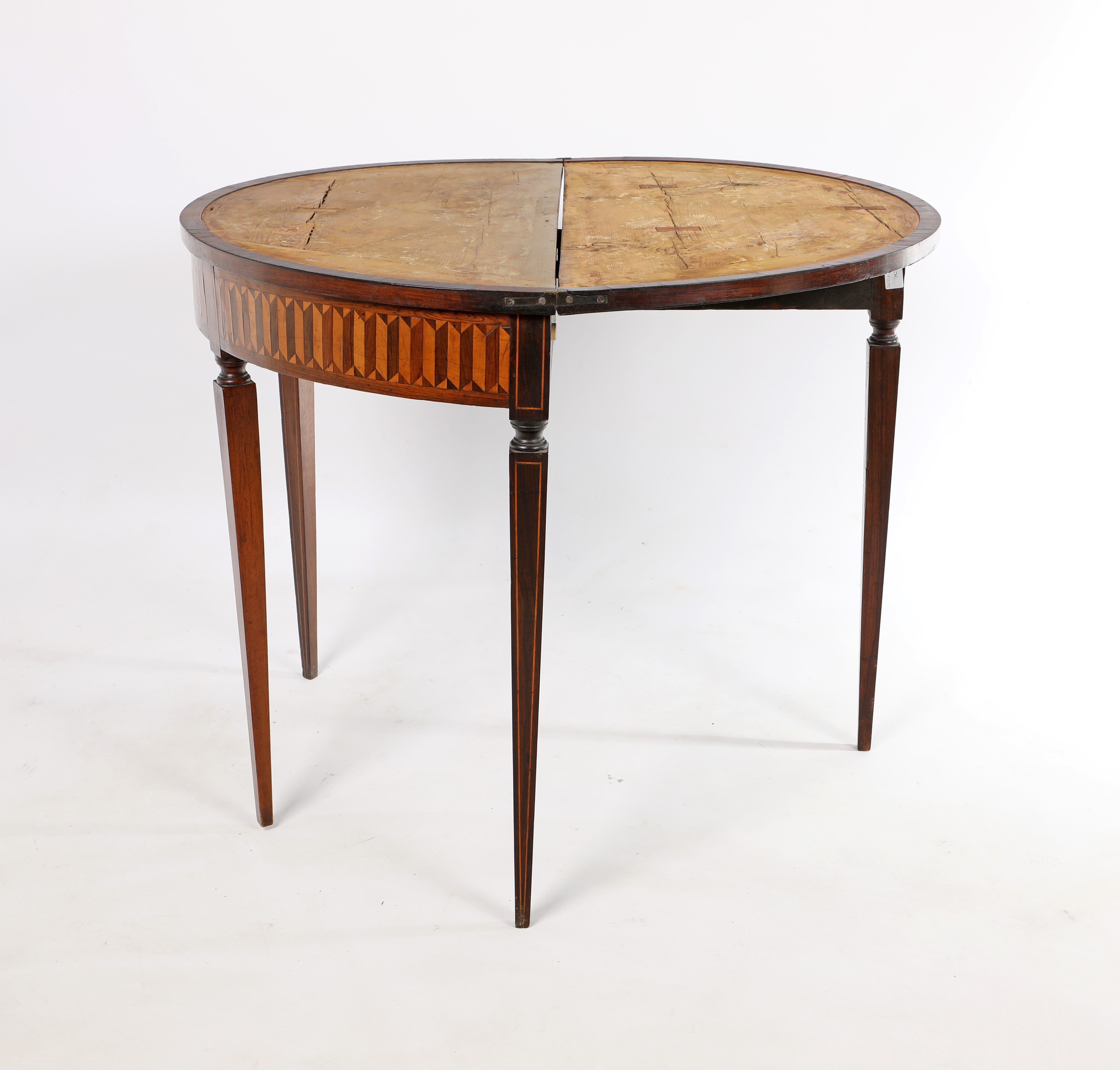 Coppia di tavolini da gioco a demi-lune con piano a libretto, Italia settentrionale, XVIII secolo