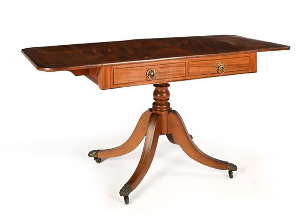 Breakfast table in mogano, Inghilterra, XIX secolo