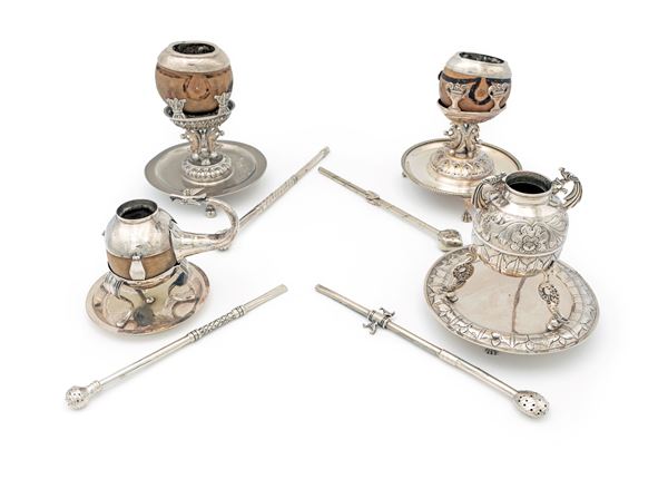 Quattro bicchieri da “mate” in argento e legni esotici, America Latina, XIX/XX secolo