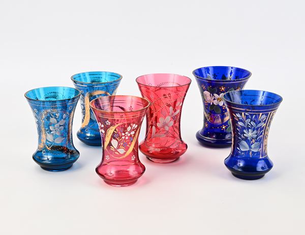 Sei bicchieri in vetro colorato e dipinto a motivi floreali, Boemia, XX secolo