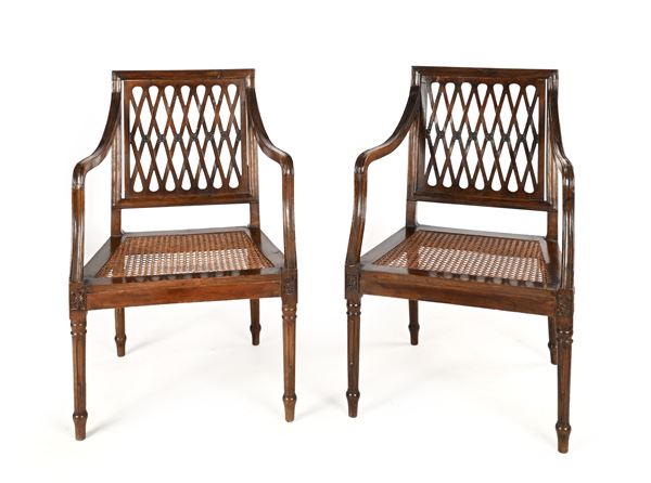 Coppia di poltrone in noce, Veneto, XVIII secolo