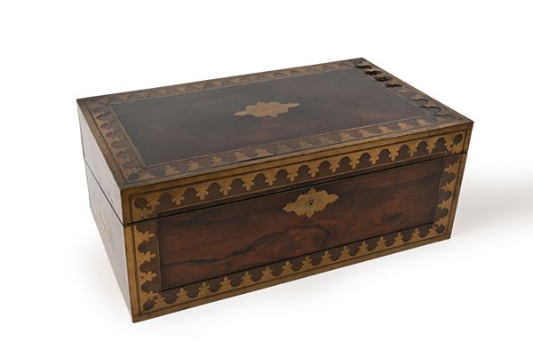 Scrittoio da viaggio in mogano con inserti in ottone, XIX secolo