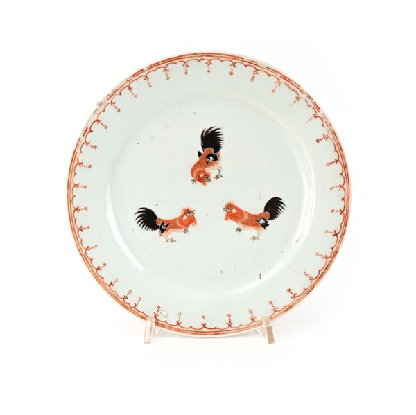 Piattino con decoro a galletti in rosso ferro e nero, Compagnia delle Indie, XVIII secolo