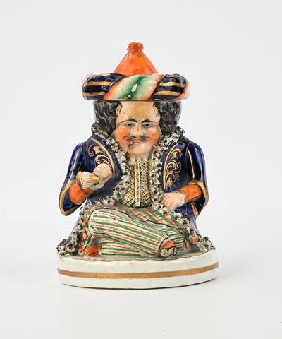 Philpot Toby Tea Caddy in Ceramica Policroma, Inghilterra, Staffordshire, XIX Secolo
