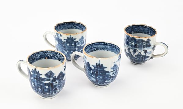 Quattro tazzine "demitasse" in porcellana blu e bianca, Cina, XVIII secolo