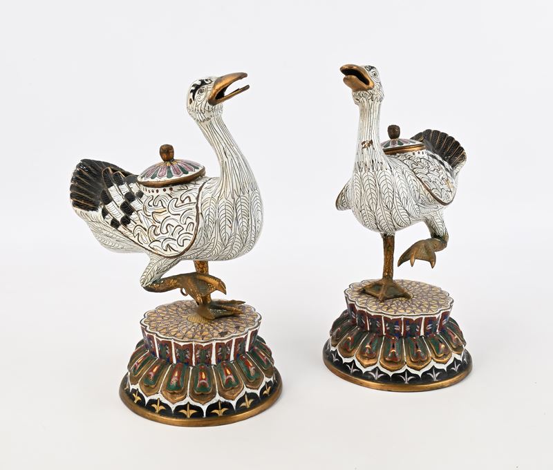Coppia di Bruciaprofumi Zoomorfi in Metallo Cloisonné, Cina, Fine XIX/inizi XX Secolo