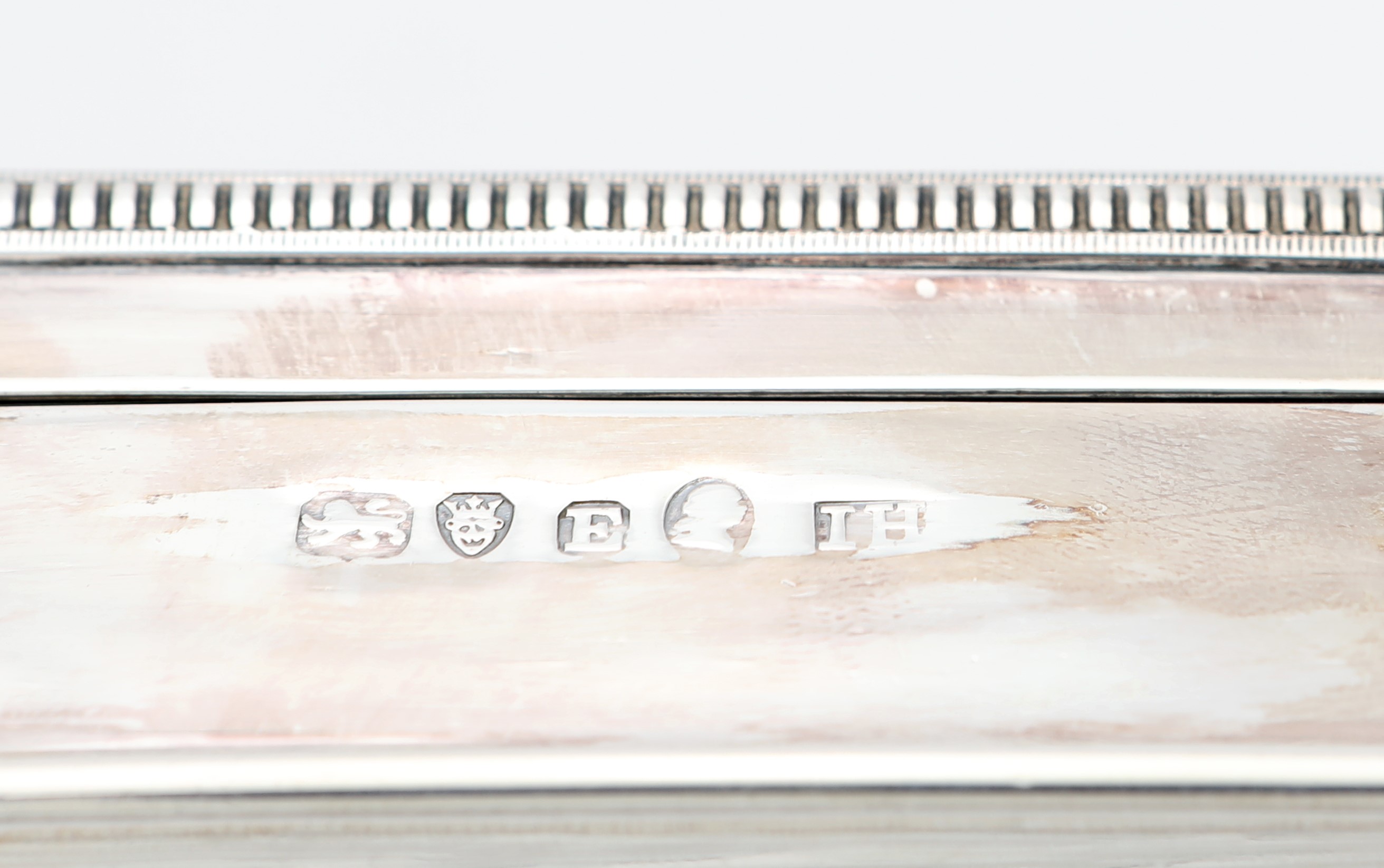 Scatola Portasigari in Argento con Stemma Nobiliare, Londra Giorgio III, 1800