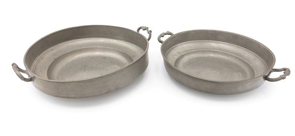 Due grandi portavivande circolari in peltro, Germania, XIX secolo