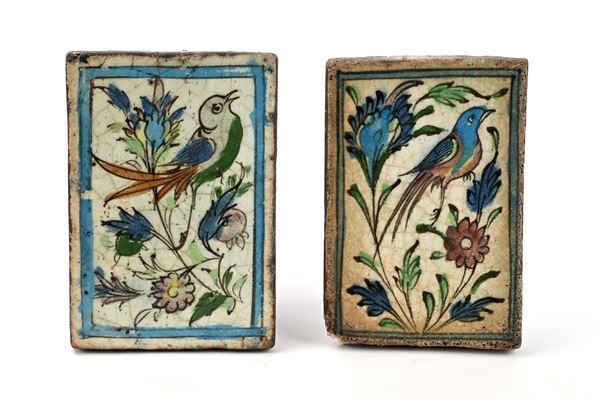 Coppia di formelle in terracotta policroma e invetriata, Persia, XVIII/XIX secolo