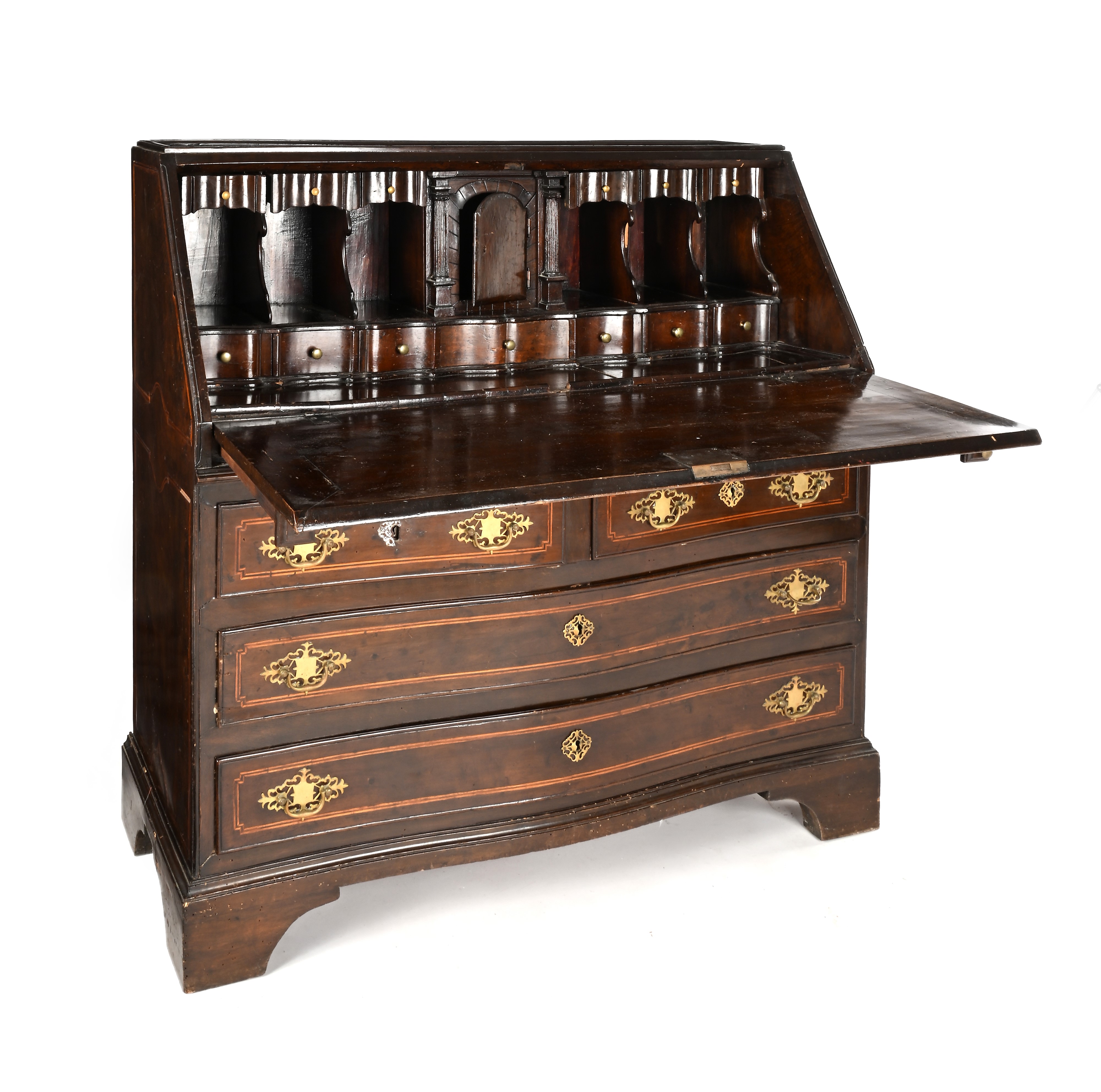 Cassettone a ribalta con filettature ed intarsi in legno di frutto, Olanda, XVIII secolo