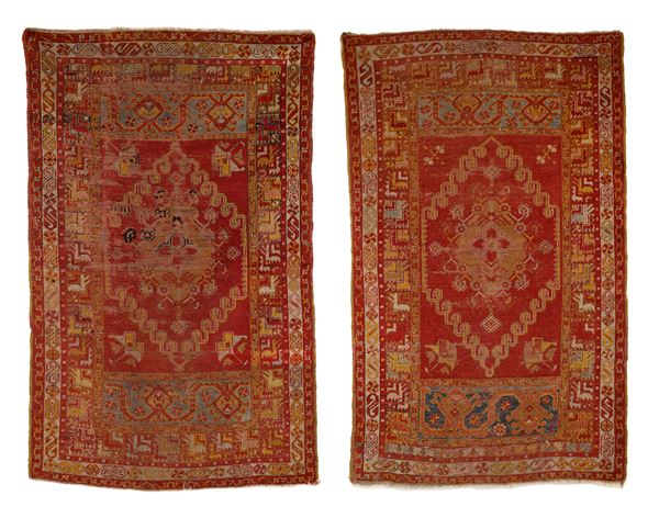 Coppia di piccoli tappeti anatolici, inizi del XX secolo
