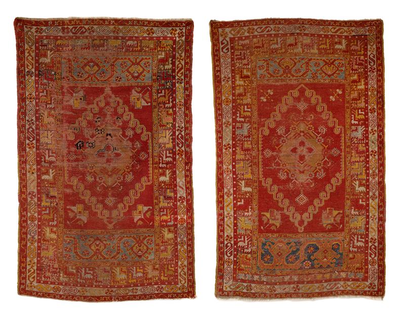 Coppia di piccoli tappeti anatolici, inizi del XX secolo