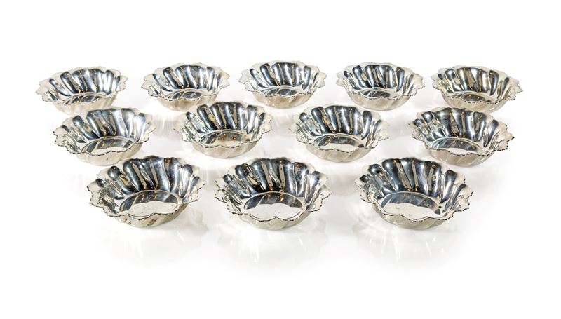 Dodici Vaschette in Argento 800/000