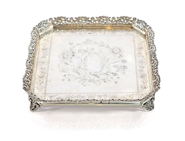 Vassoietto quadrangolare in argento, medio oriente, XIX secolo