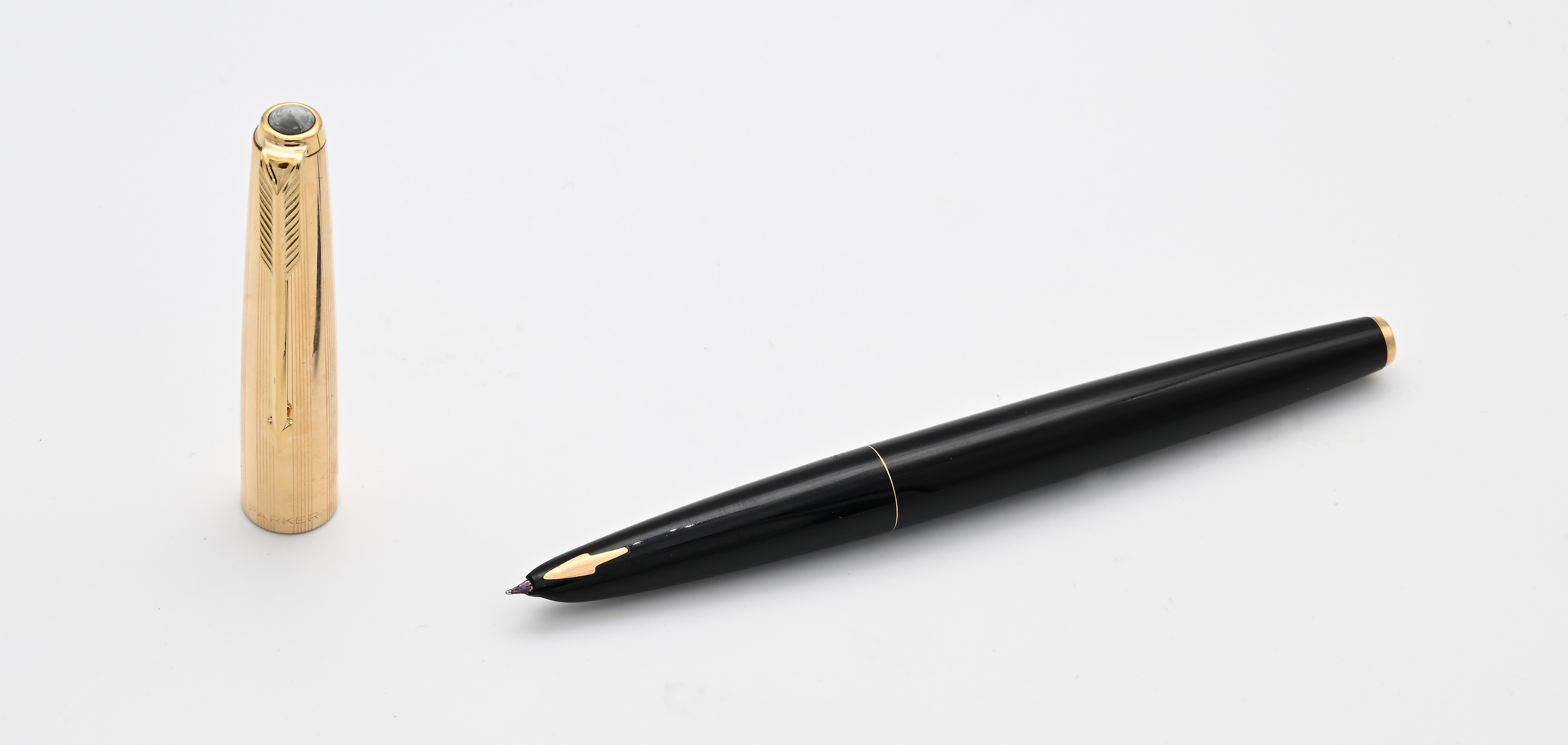 Parker 61 - Penna Stilografica in Vernice e Metallo Dorato