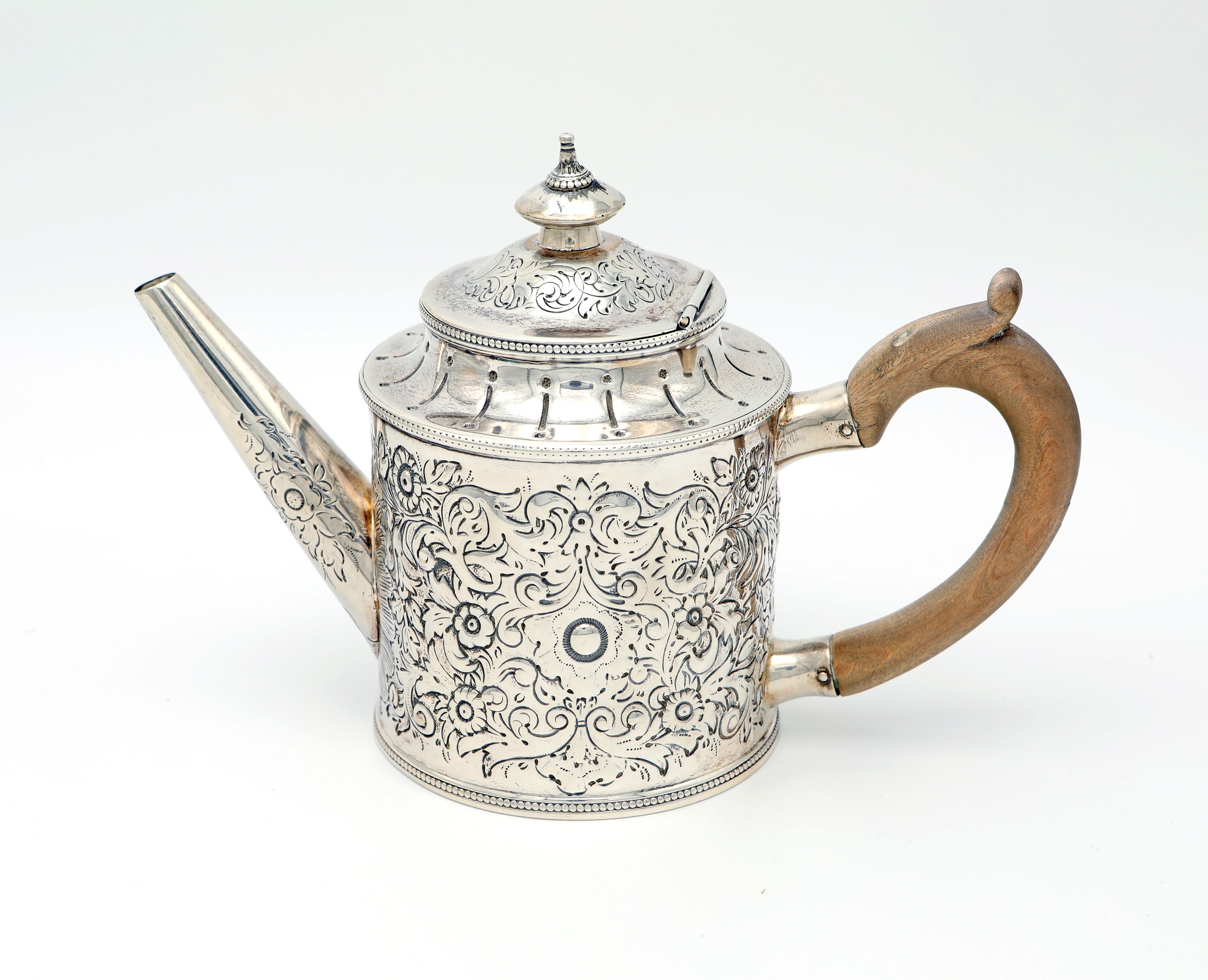 Teiera in Argento Sbalzato, Londra 1776