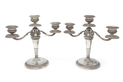 Coppia di Candelabri a Tre Luci in Argento 800/000