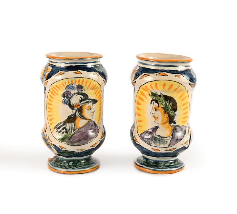 Coppia di Piccoli Albarelli in Maiolica Policroma, Calabria, XIX Secolo