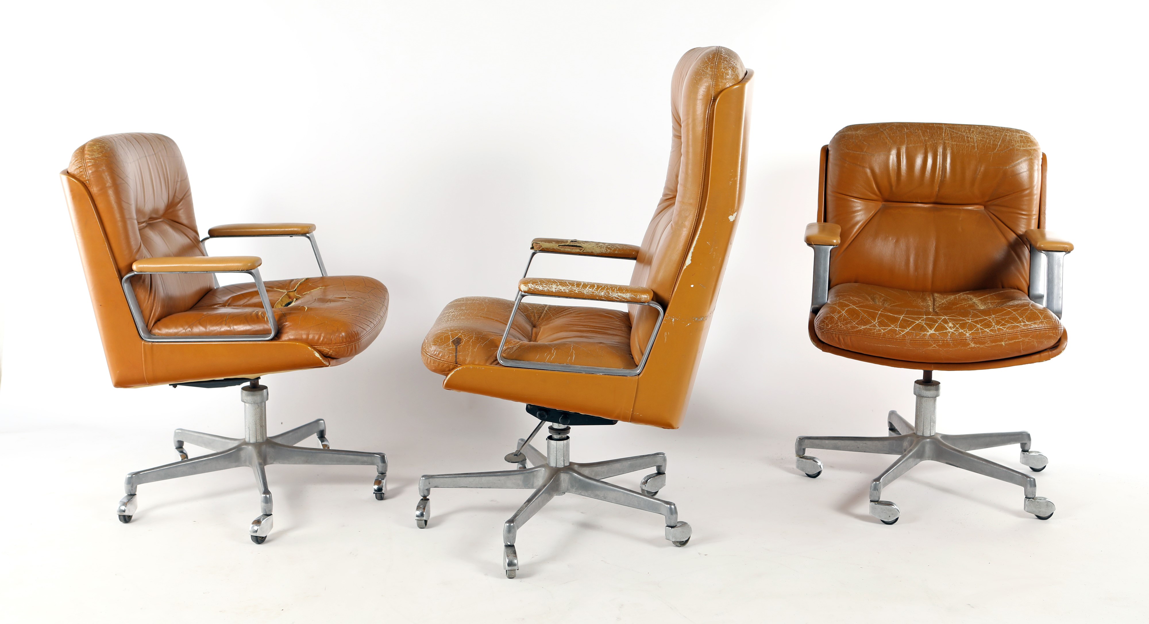 Tre poltrone da ufficio girevoli con ruote prod. Vaghi