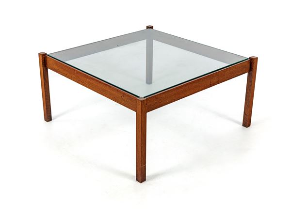 Tavolo basso da salotto produzione Cassina  - Struttura in legno e piano in vetro - Asta Design e Arti Decorative del XX Secolo - Casa d'Aste Arcadia
