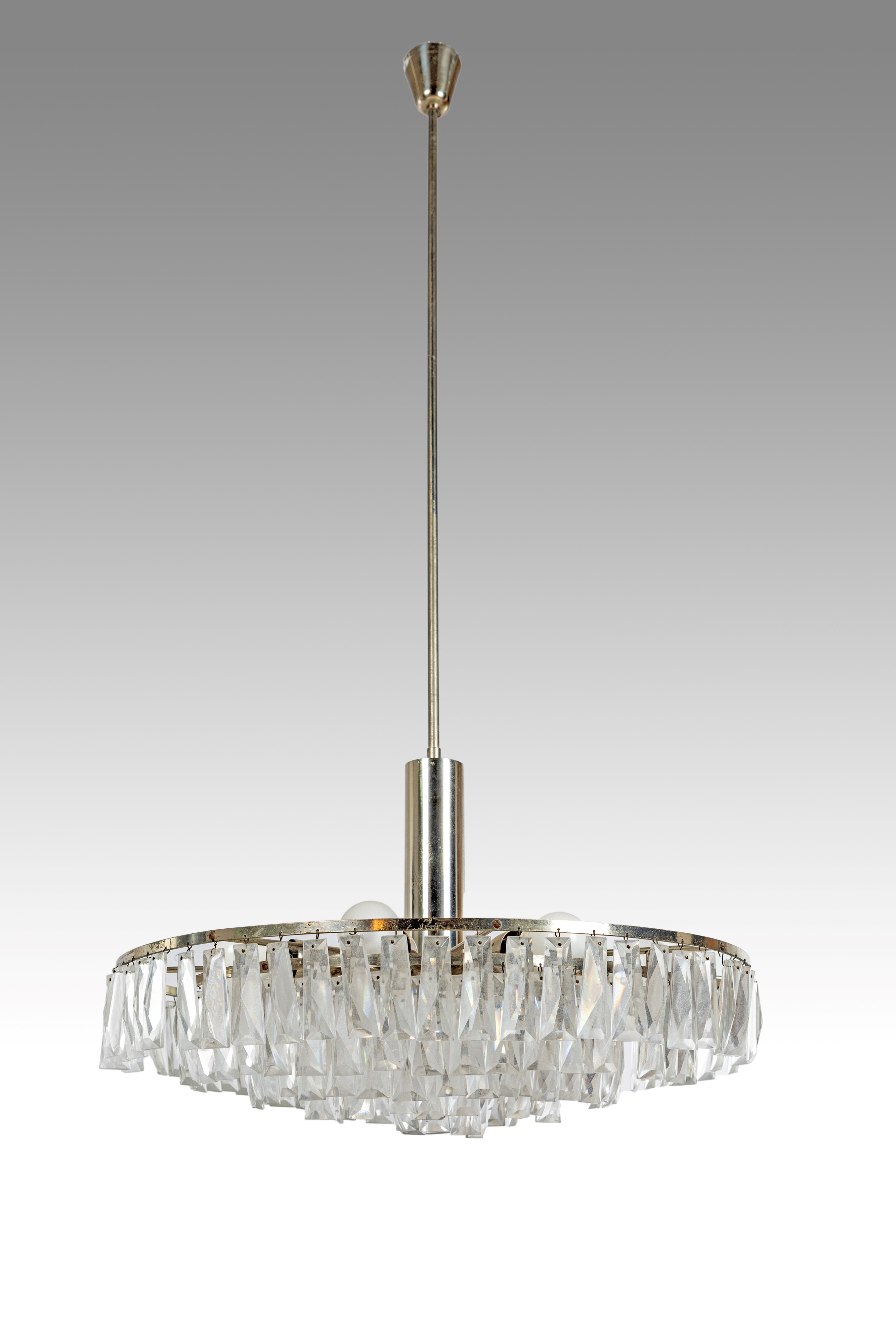 Lampadario a 8 Luci da Soffitto in Metallo e Ciondoli in Cristallo
