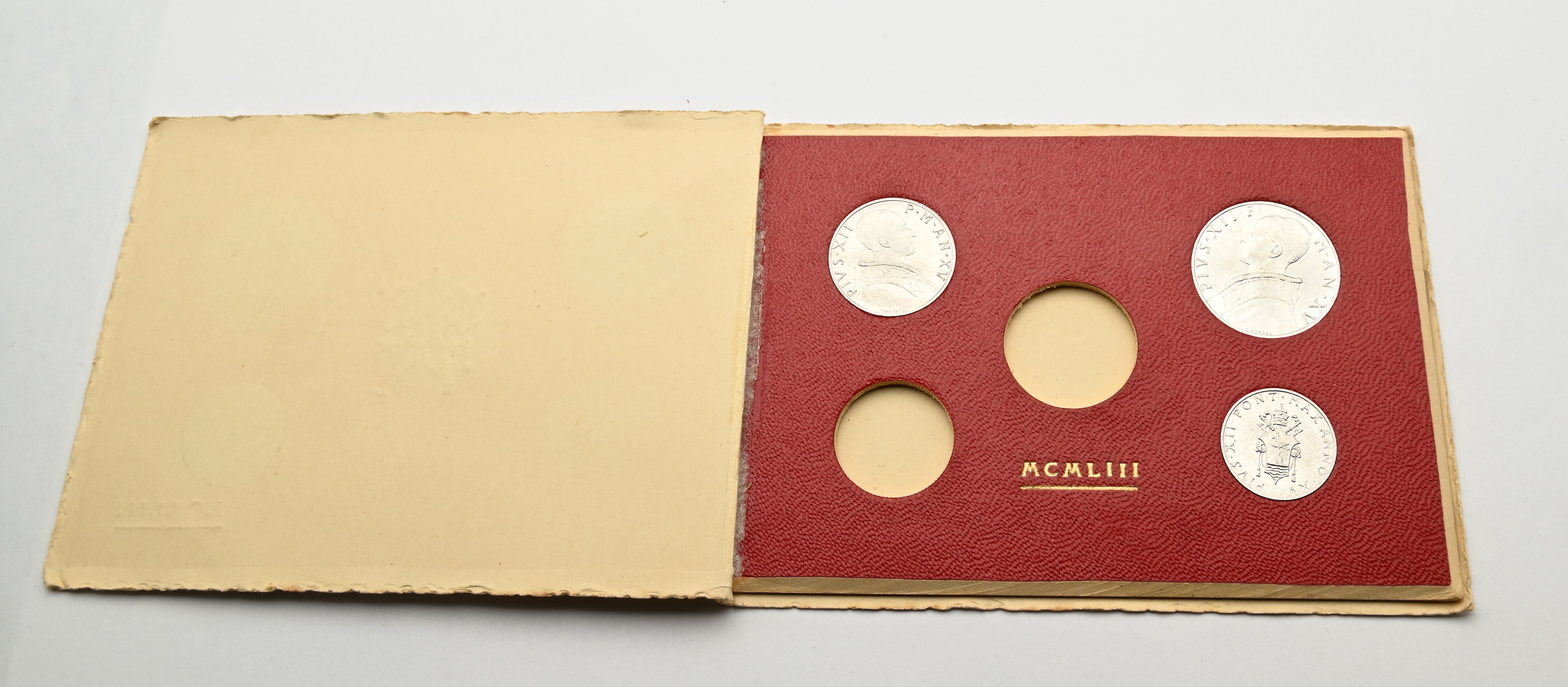 Lotto 9 Monete da 100 Lire 1933-34, 1934 Pio XI; 1939, 1940, 1941, 1942, 1943, 1944, 1953 (entro ...