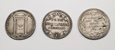 Lotto di 3 Testoni Stato Pontificio: Clemente XII a.V 1735; Innocenzo XII a.IX 1700; Innocenzo XI...