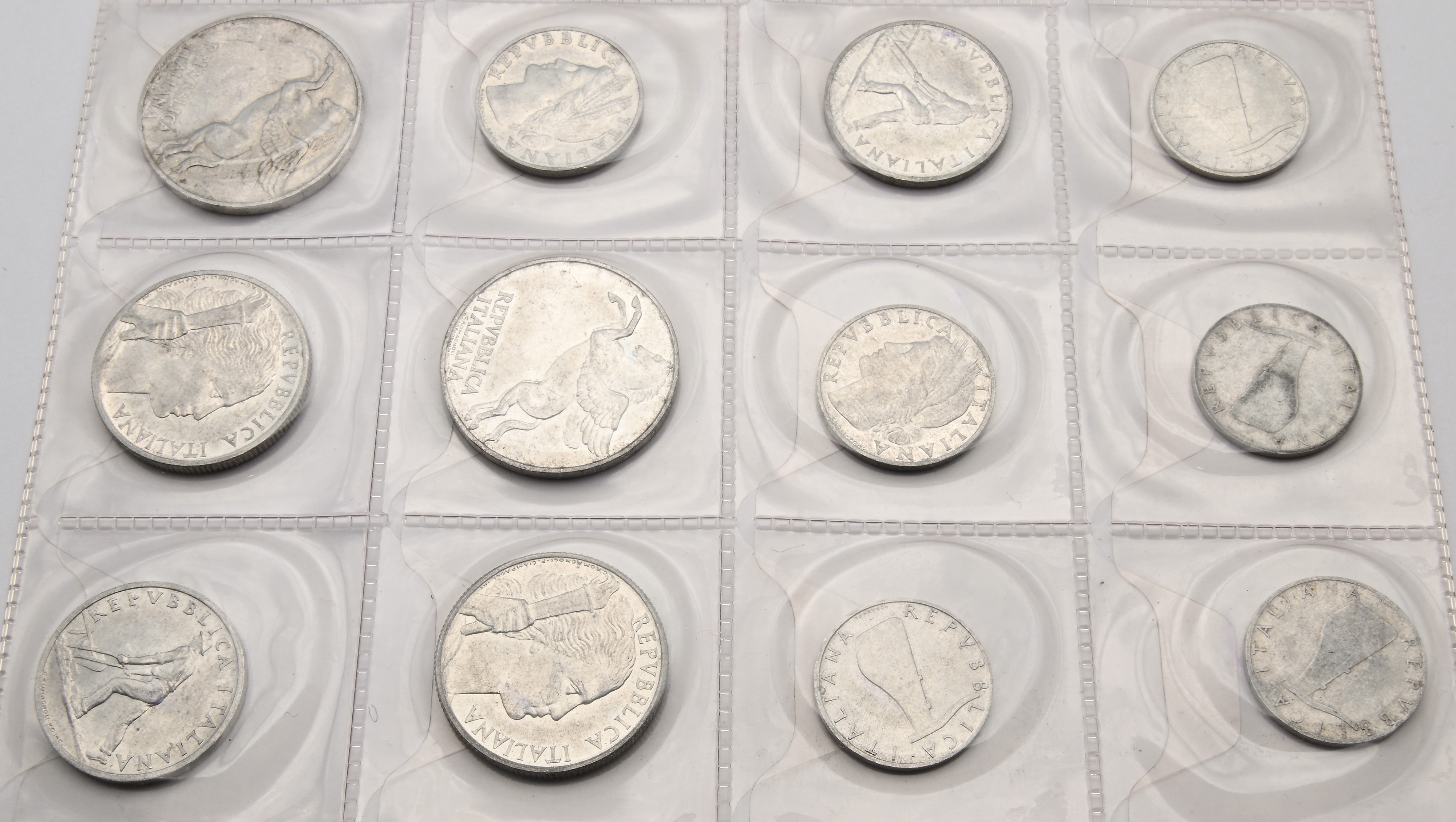Lotto 10, 5, 2 Lire, e 1 Lira Serie 1946 e 1947; e 4 Monete da 5 Lire 1956 Repubblica Italiana