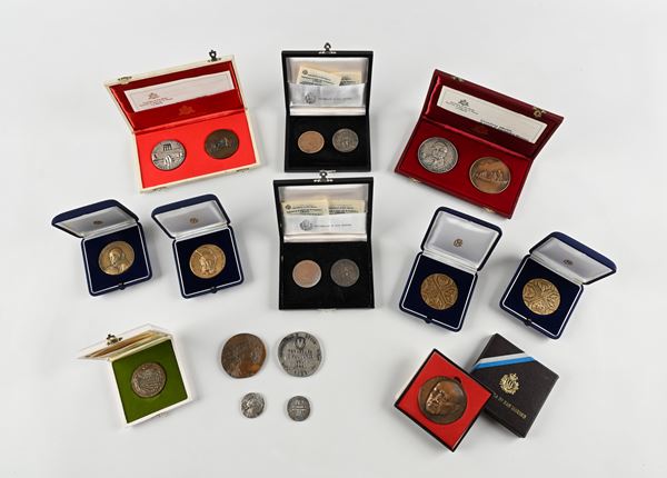 Lotto medaglie San Marino, Vaticano e Repubblica Italiana in argento e bronzo 