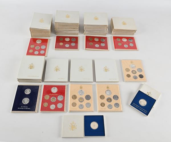 Lotto 79 Serie complete A.I-A.VIII; 9 Dittici 500 e 1.000 Lire Anno Santo 1983-4; 2 monete 500 Lire 1984 Bimillenario Vergine  Giovanni Paolo II Città del Vaticano