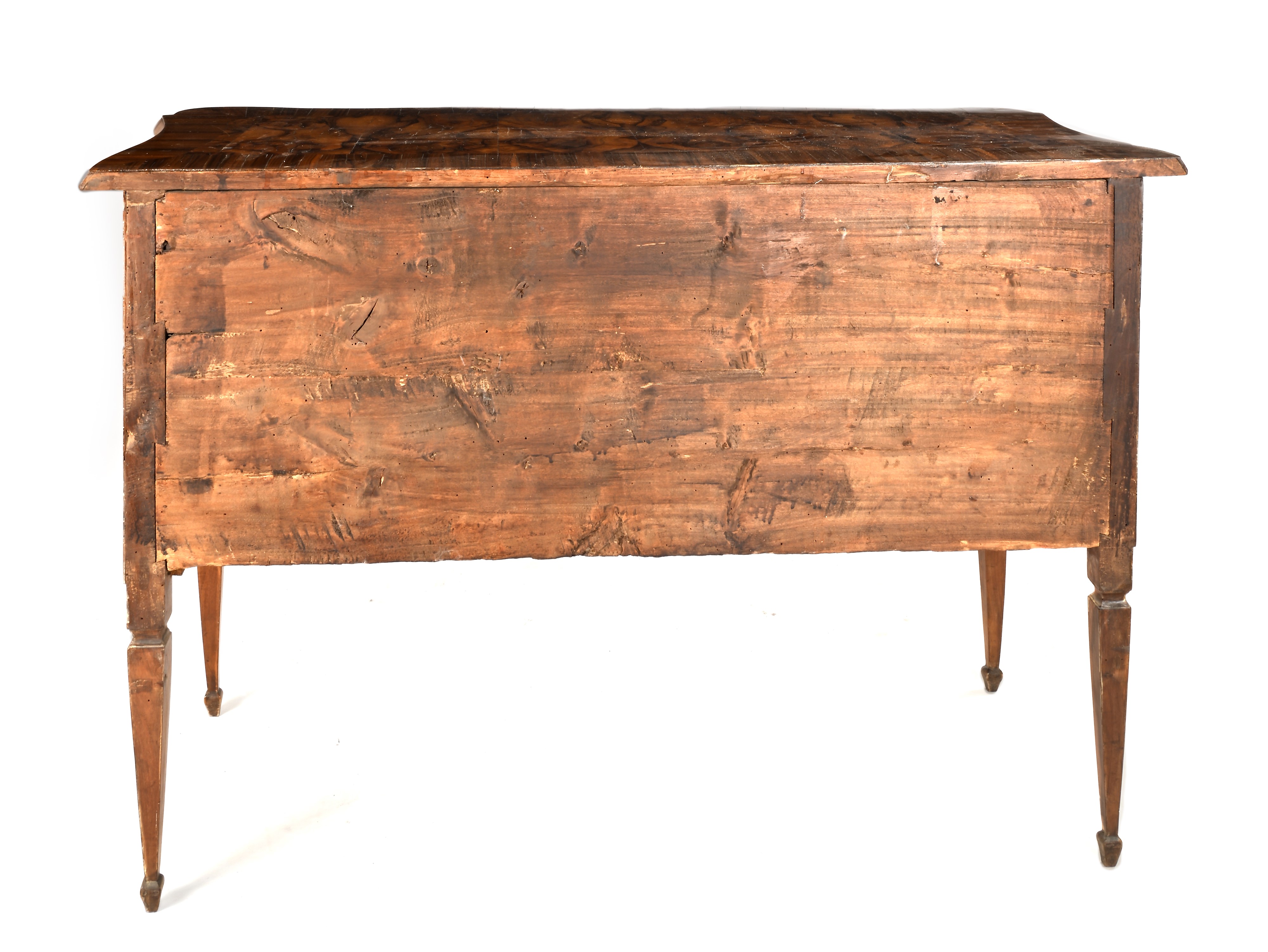 Cassettone in noce e radica di noce, Emilia, fine del XVIII secolo