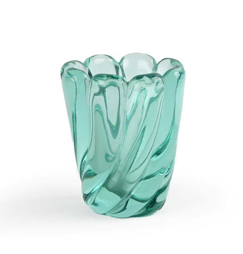 Vaso vintage in vetro verde, altezza 15 cm, con costolature diagonali