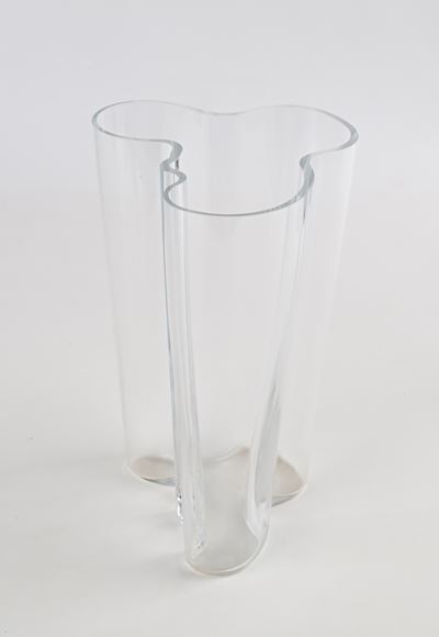 Vaso in Vetro Incolore Soffiato di Forma Polilobata, Prod. Littala