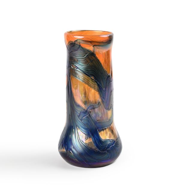 Vaso in vetro soffiato iridescente fondo arancio