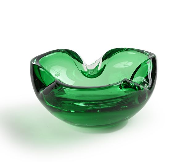 Posacenere vintage in vetro pesante verde con margini ripiegati