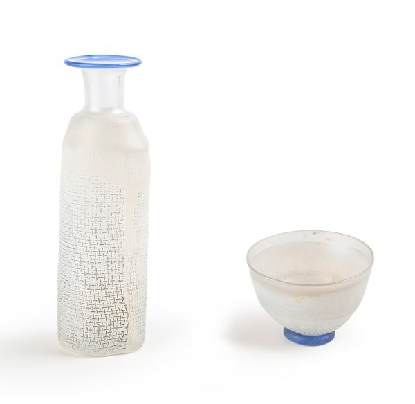 Bottiglia e coppetta in vetro, serie "Network", esecuzione Boda, Svezia Anni Settanta