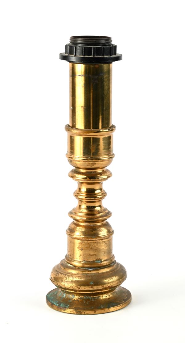 Lampada da tavolo in ottone con ventola paraluce