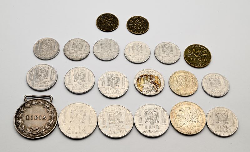 Lotto Albania Italiana: 5 e 10 Lek 1939 XVII, 2 Lek, 1 Lek (2) 1939 XVIII, 0,50 Lek 1939 XVIII (2...