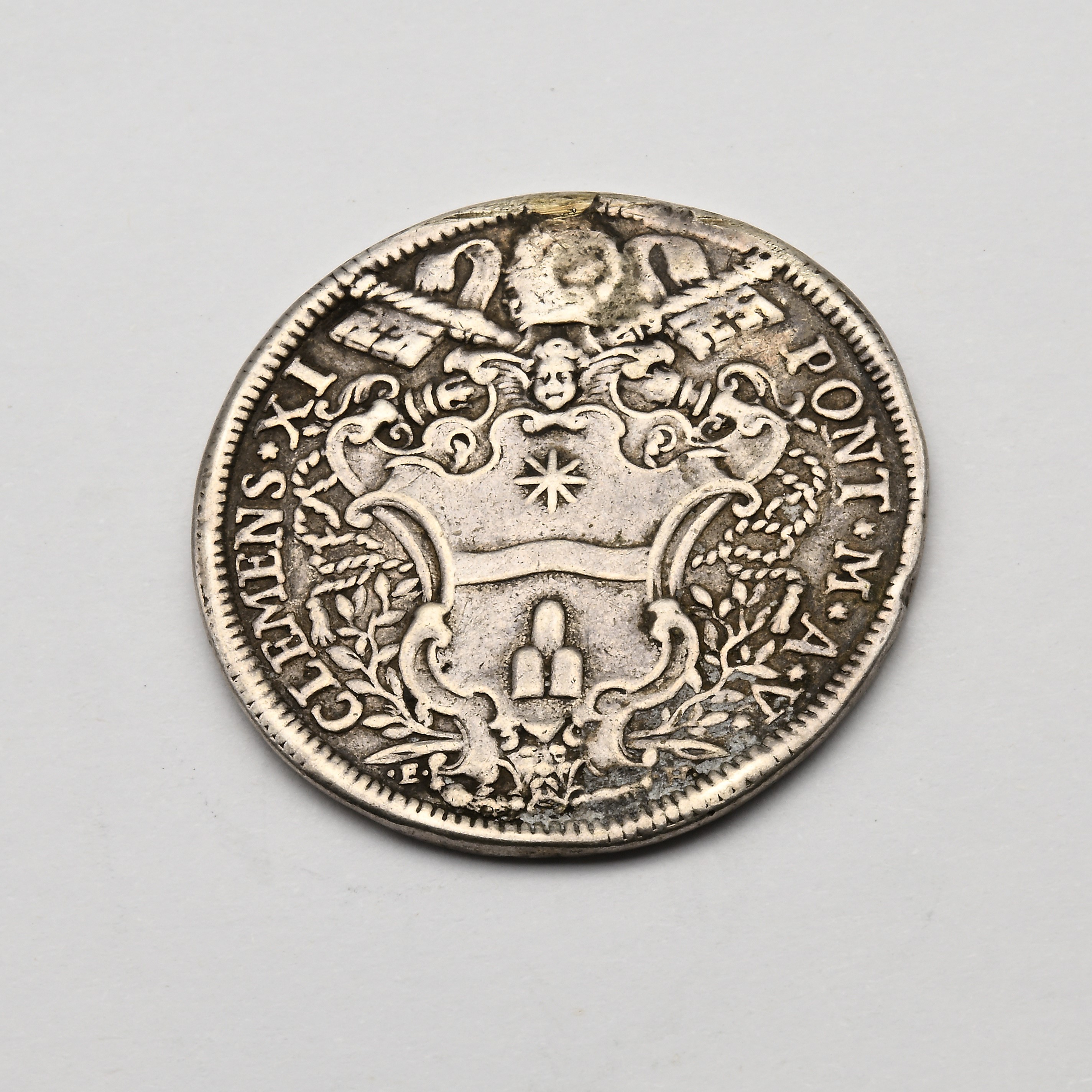 Mezza Piastra con la Veduta di Urbino a.V 1705 Clemente XI (foro Otturato e Tracce di Antico Appi...