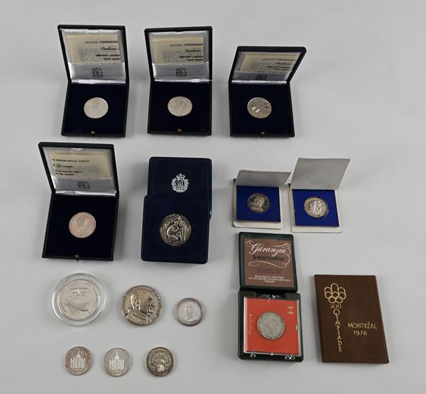 Lotto medaglie Repubblica Italiana e San Marino in argento