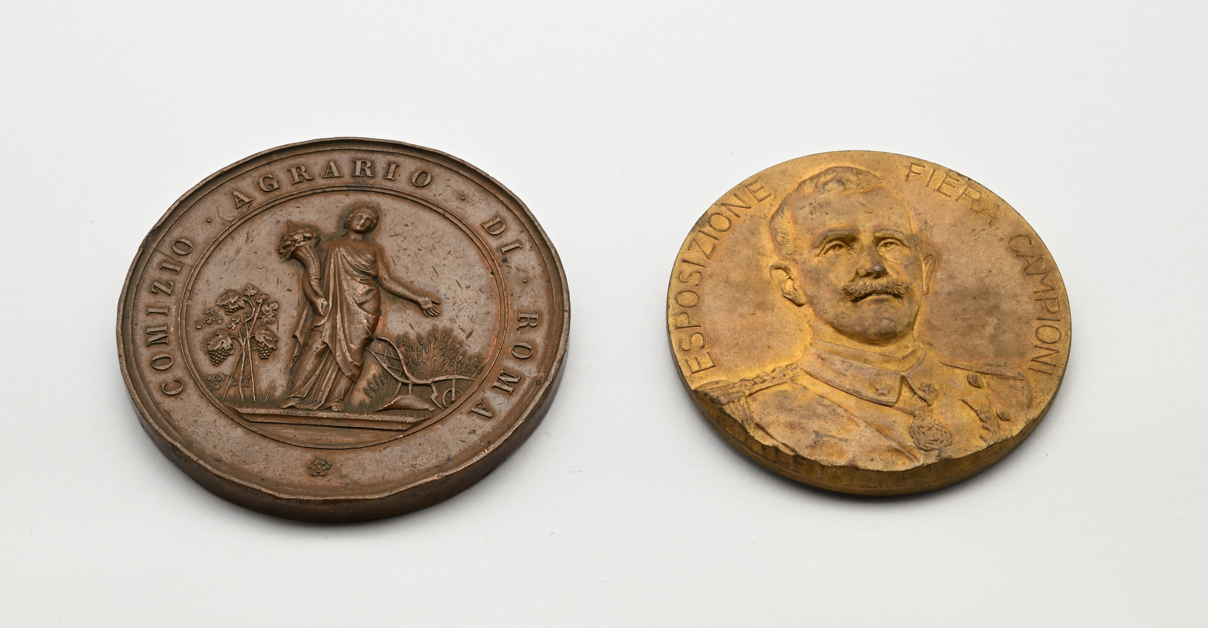Medaglia in Bronzo Dorato Esposizione Fiera Campioni di Roma 1910; Medaglia in Bronzo di Francesc...