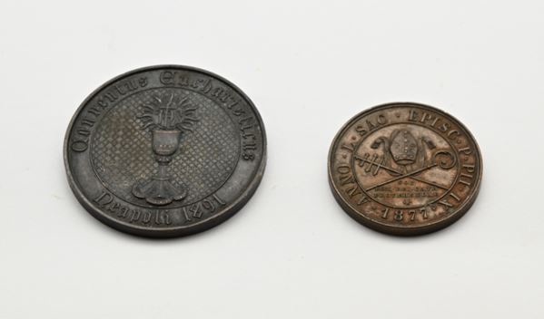 2 medaglie in bronzo: Giubileo sacerdotale 1877 A.XXXI Pio IX; Conventus Eucharisticus Napoli 1891 opus Petruzzelli