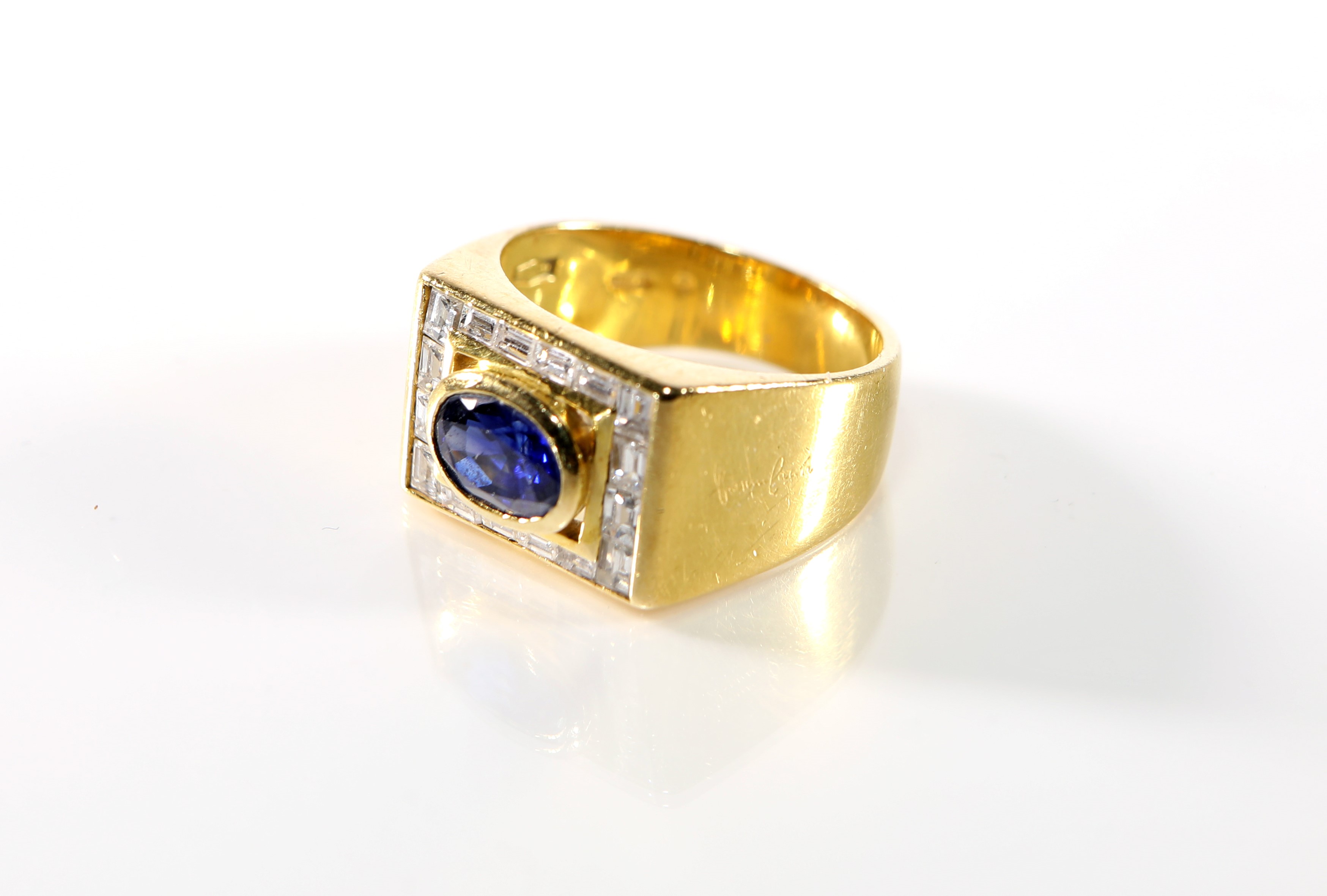 Gianni Carità, Anello in Oro, Zaffiro e Brillanti.