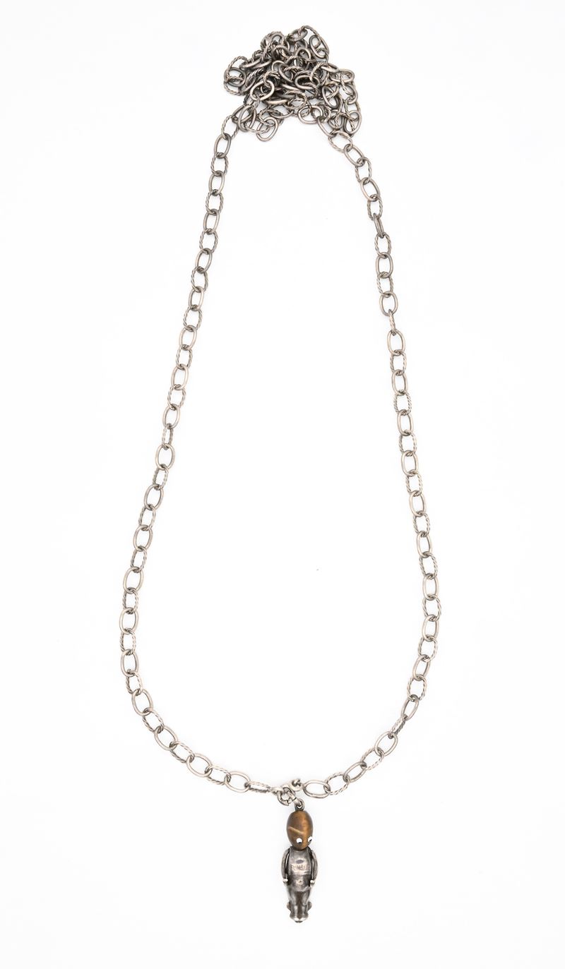 Collana in argento 800/000 con ciondolo Fumsup (charme porta fortuna). Reg. 636612