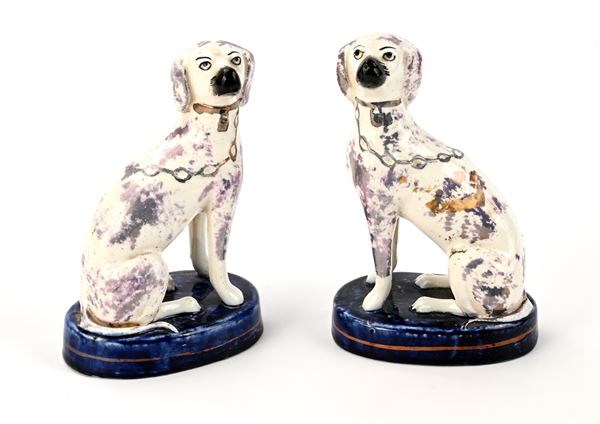Coppia di cani spaniel in ceramica, Inghilterra, Staffordshire, inizi del XX secolo