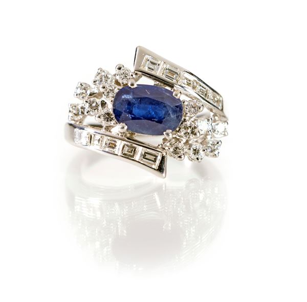 Anello in oro, zaffiro e diamanti