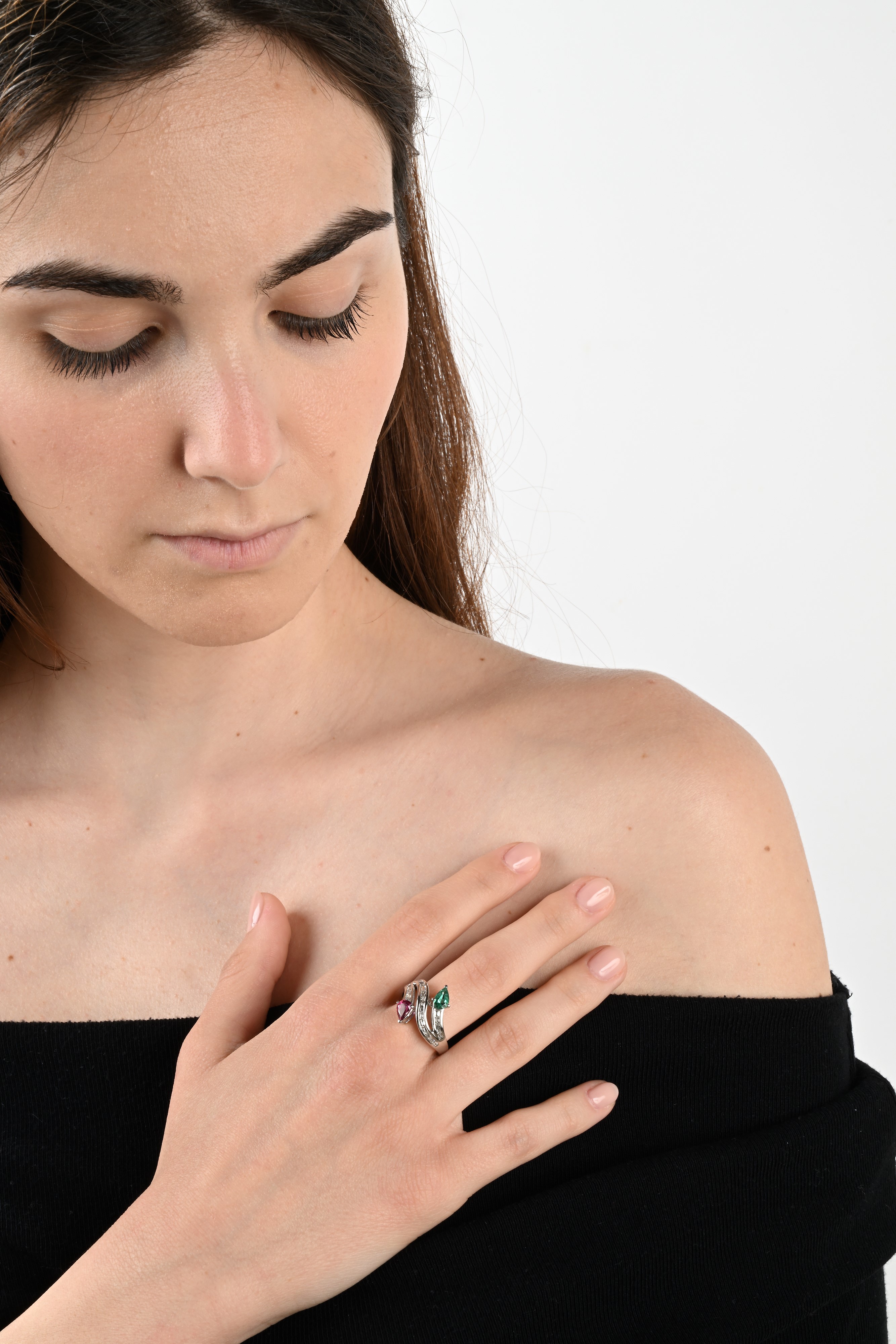Anello Contrariè in Oro, Smeraldo, Rubino e Diamanti