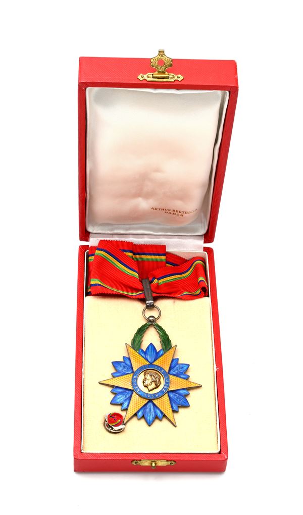 Ordine da Cavaliere della Stella Equatoriale del Gabon in argento e smalti, con nastro e distintivo