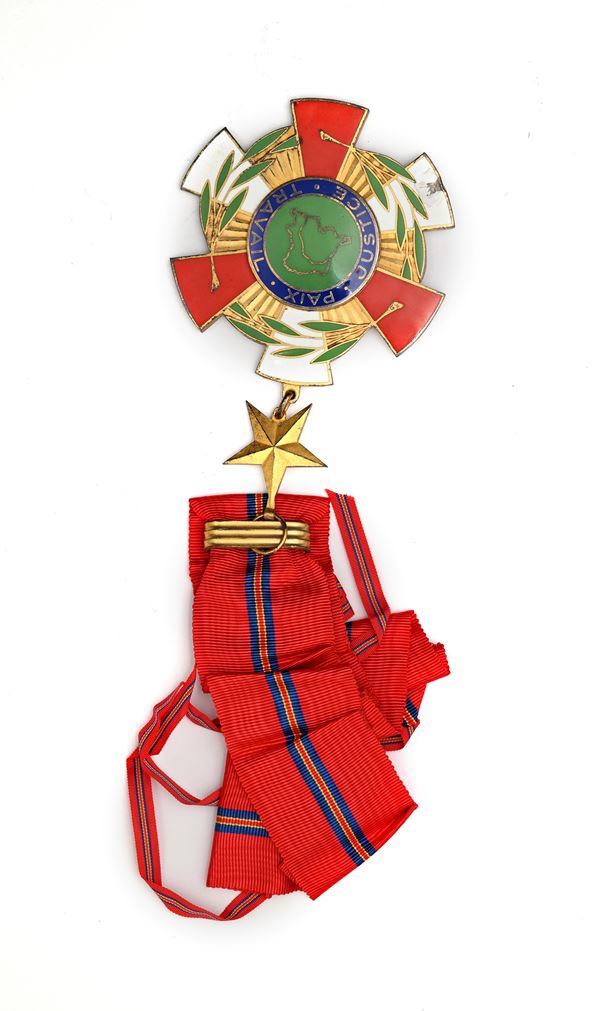 Croce dell'Ordine Nazionale dello Zaire in metallo dorato e smalti, con nastro originale e distintivo