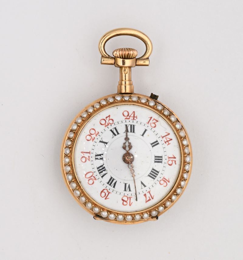 Orologio da tasca monachina a carica remontoir con cassa francese in oro 18 kt con smalti raffigu...